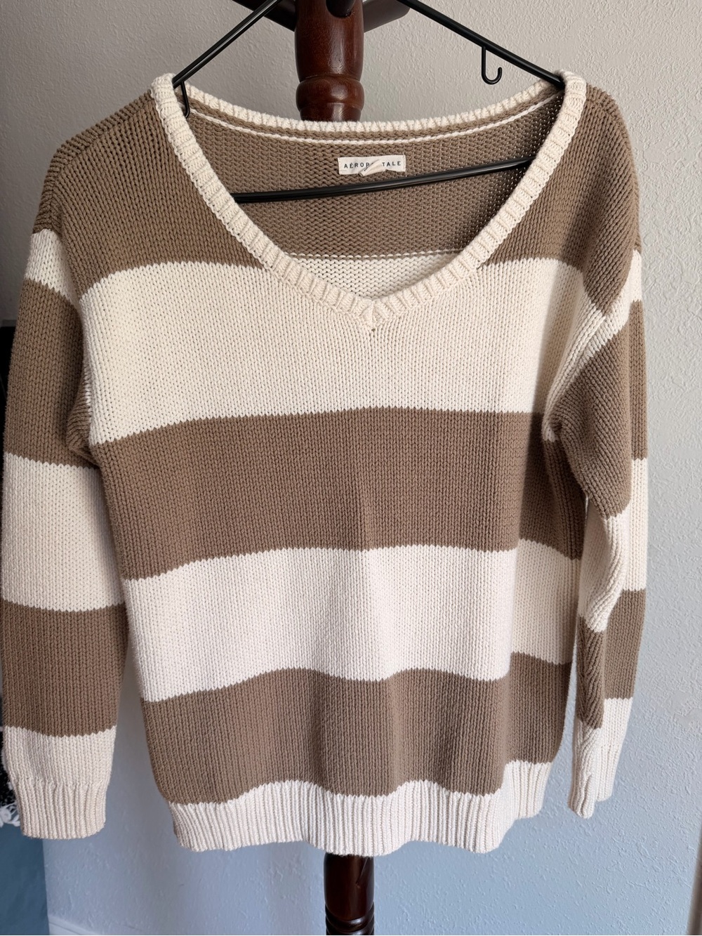Aéropostale Striped V-Neck Sweater - Cream & Brown